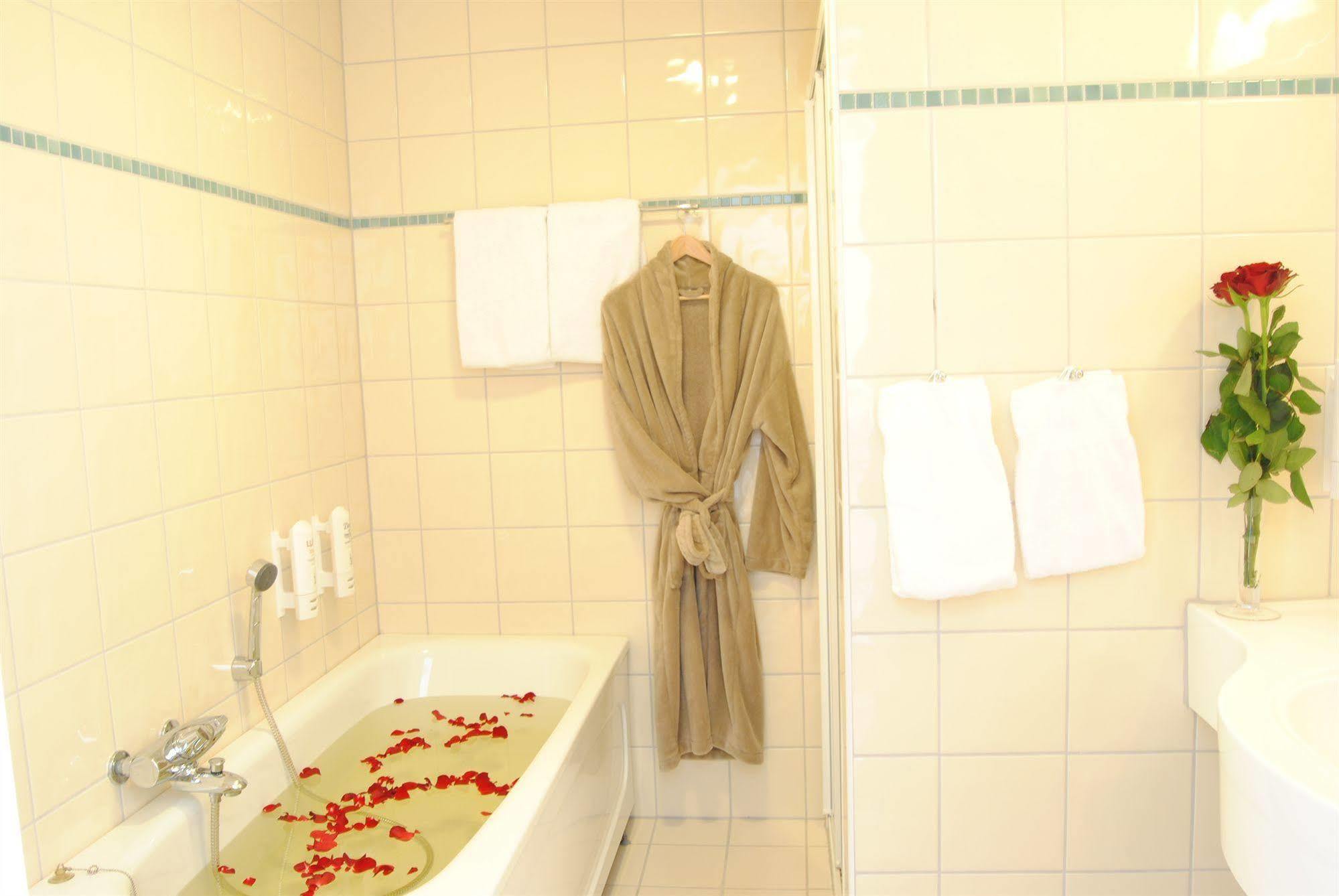 Farsund Fjordhotel ภายนอก รูปภาพ